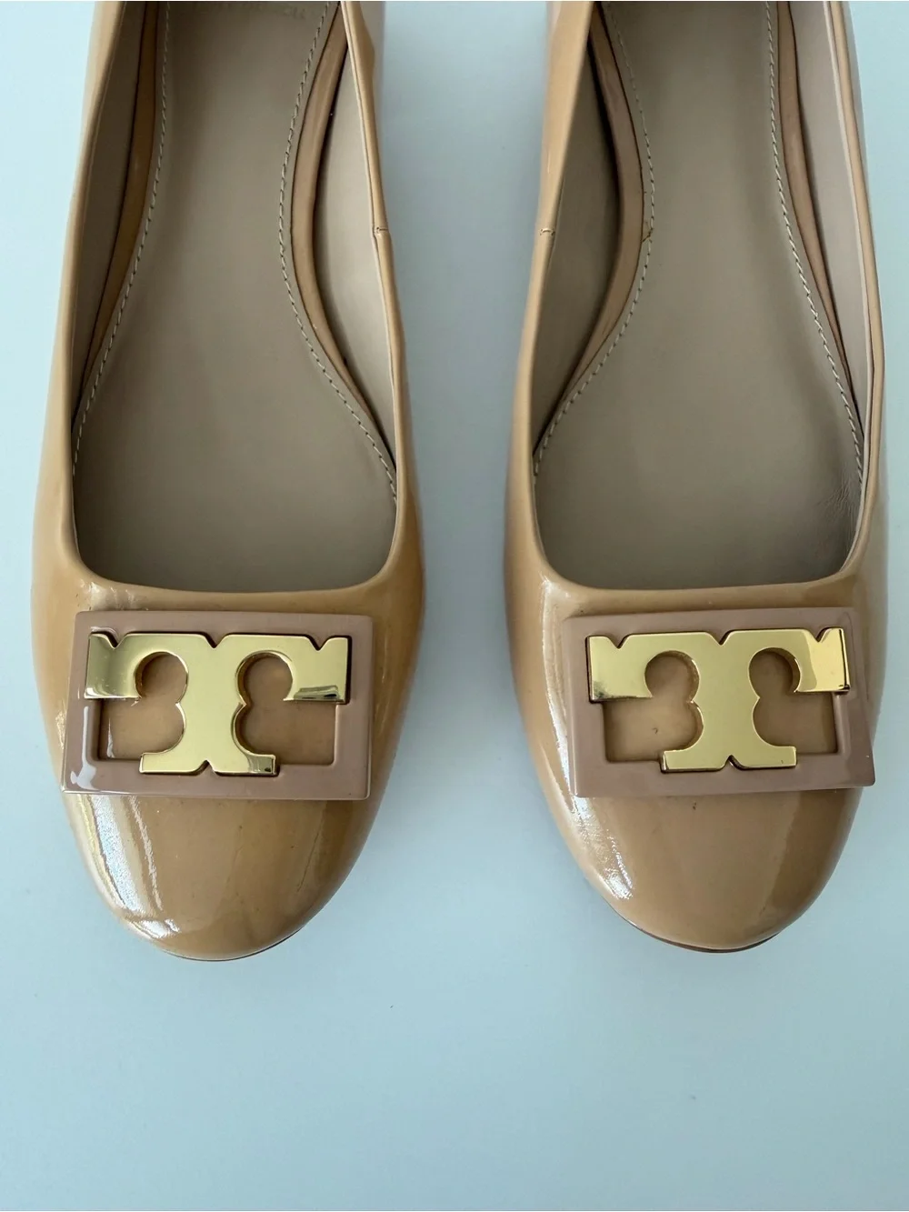 Tory Burch Gigi Tan/Nude Patent Leather Low Block Heel, Size 8